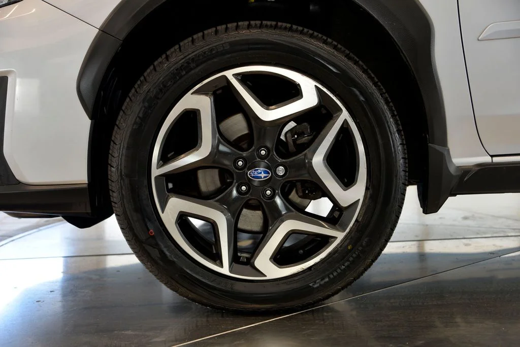 Used 2020 Silver Subaru Limited image 10