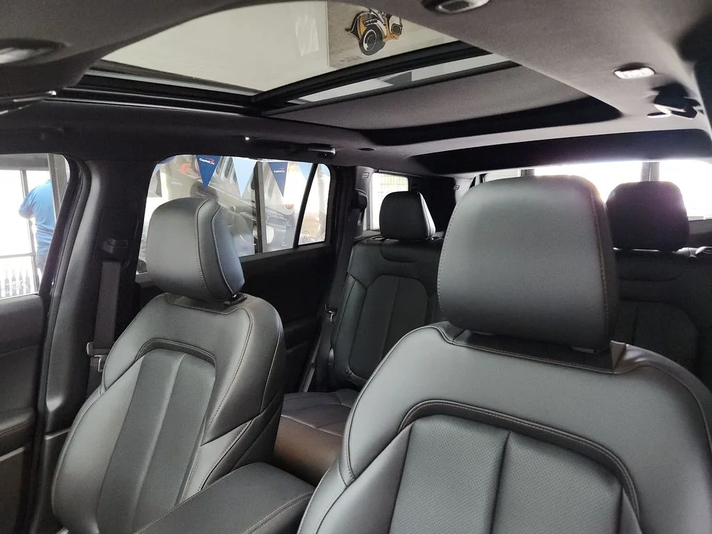 New 2026 Diamond Black Crystal Pearl-Coat Exterior Paint Jeep Limited image 20