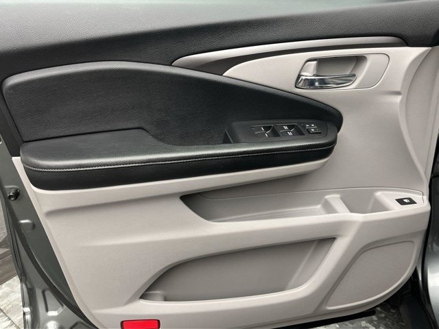 Used 2019 Green Honda RTL-T image 10