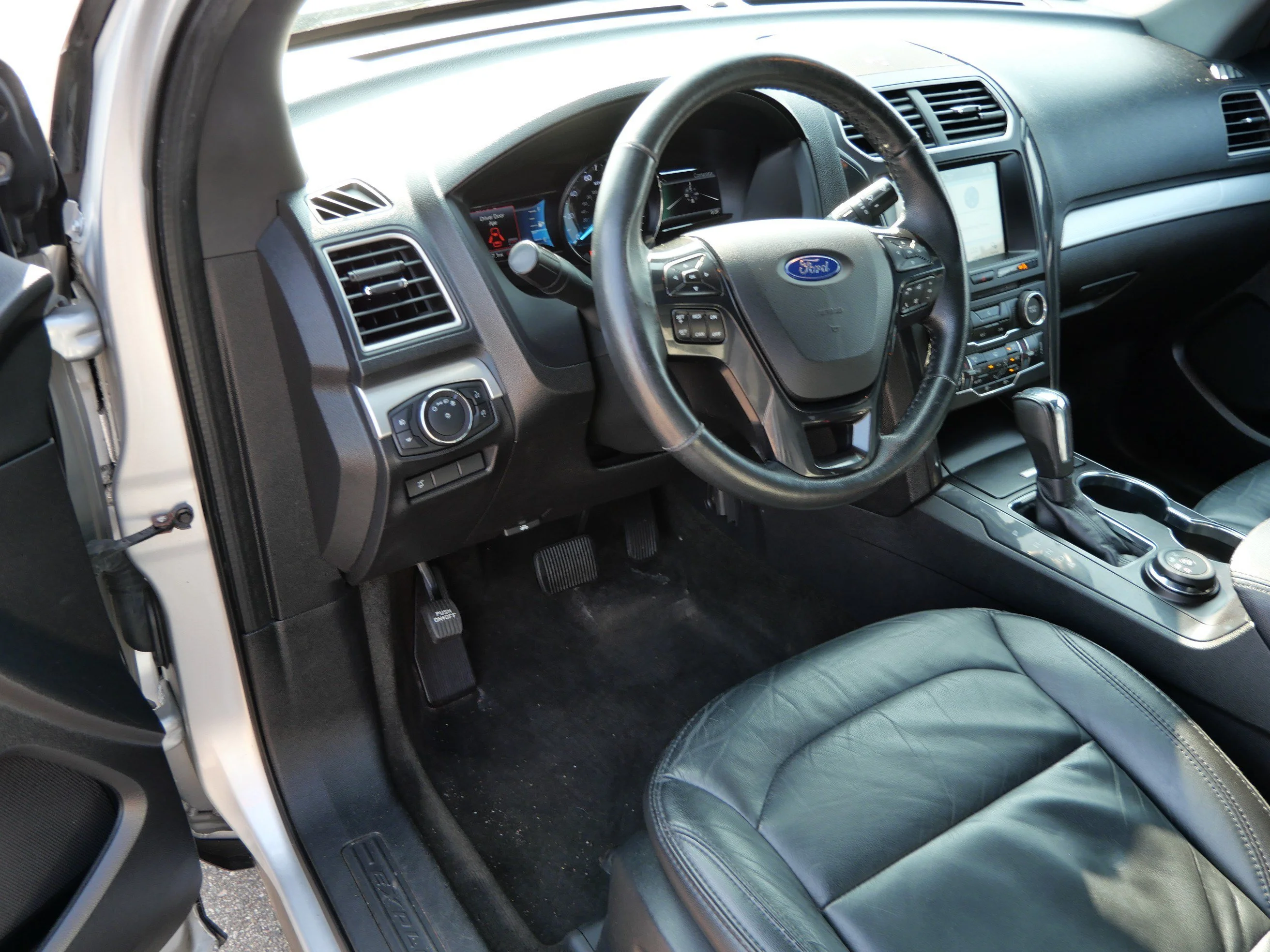 Used 2017 Ingot Silver Metallic Ford XLT image 19