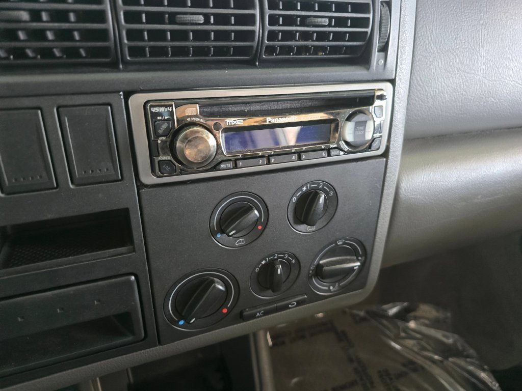 Used 2001  Volkswagen GLS image 26