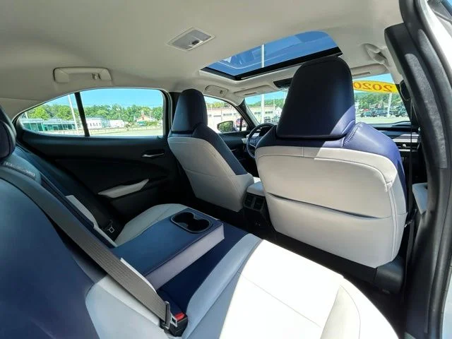 Used 2020 White Lexus 250h Base image 40
