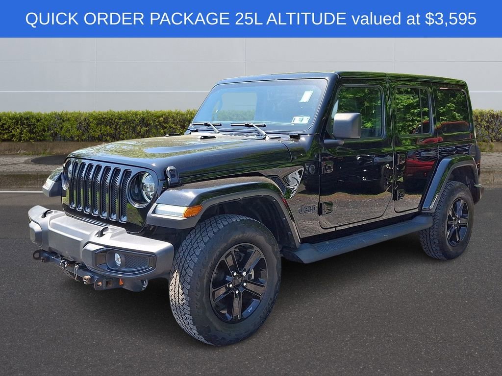 Used 2022 Black Jeep Sahara Altitude 4x4 image 3