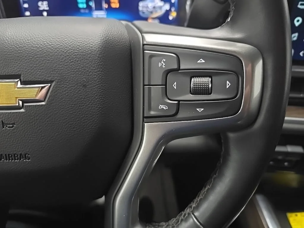 Used 2025 Cypress Gray Chevrolet LT image 21