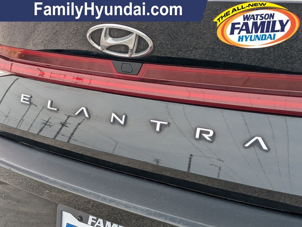 2023 Hyundai Elantra Limited - Photo 30