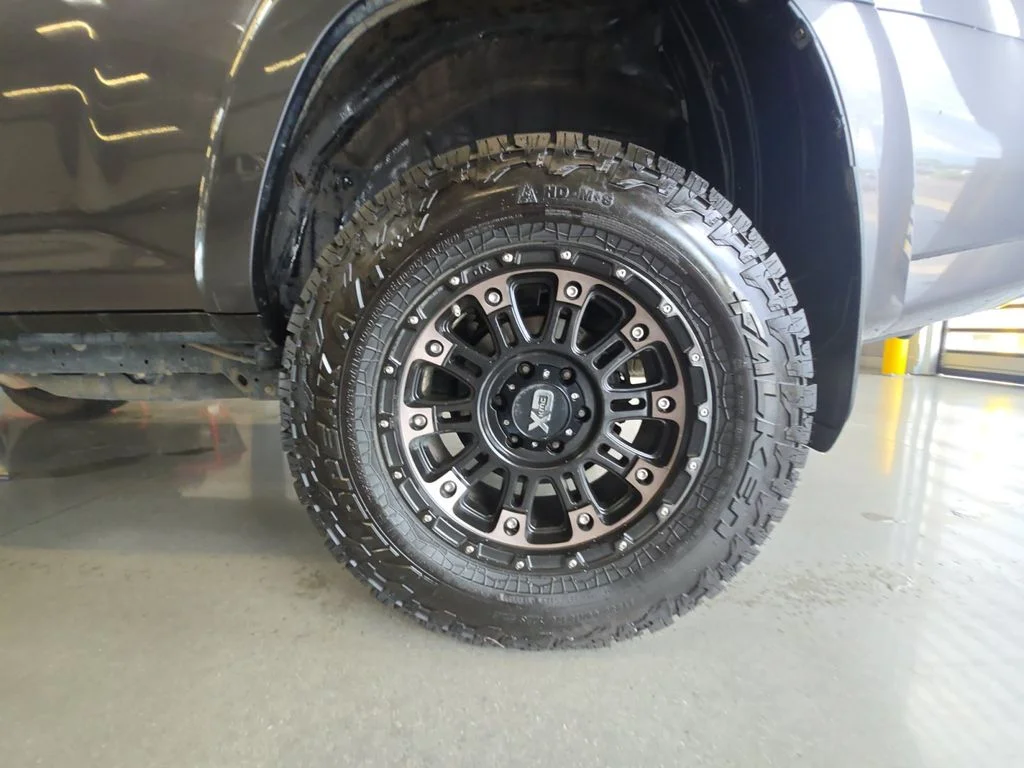 Used 2018 Gray Toyota SR5 image 26
