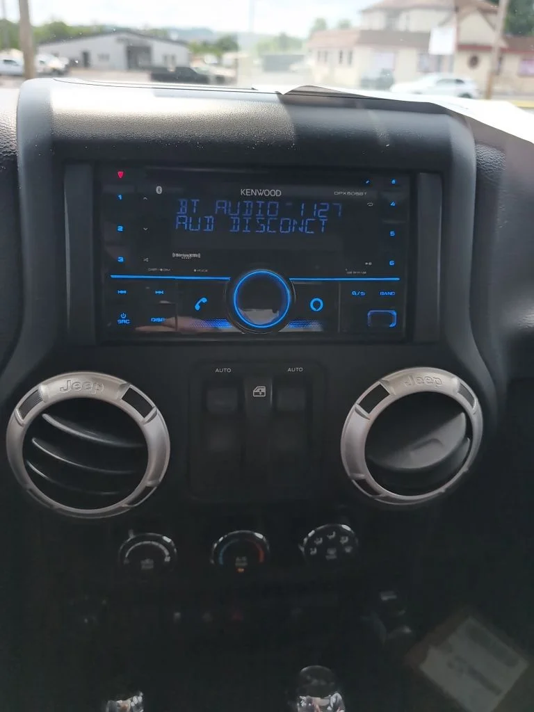 Used 2011 Blue Jeep Sahara image 11