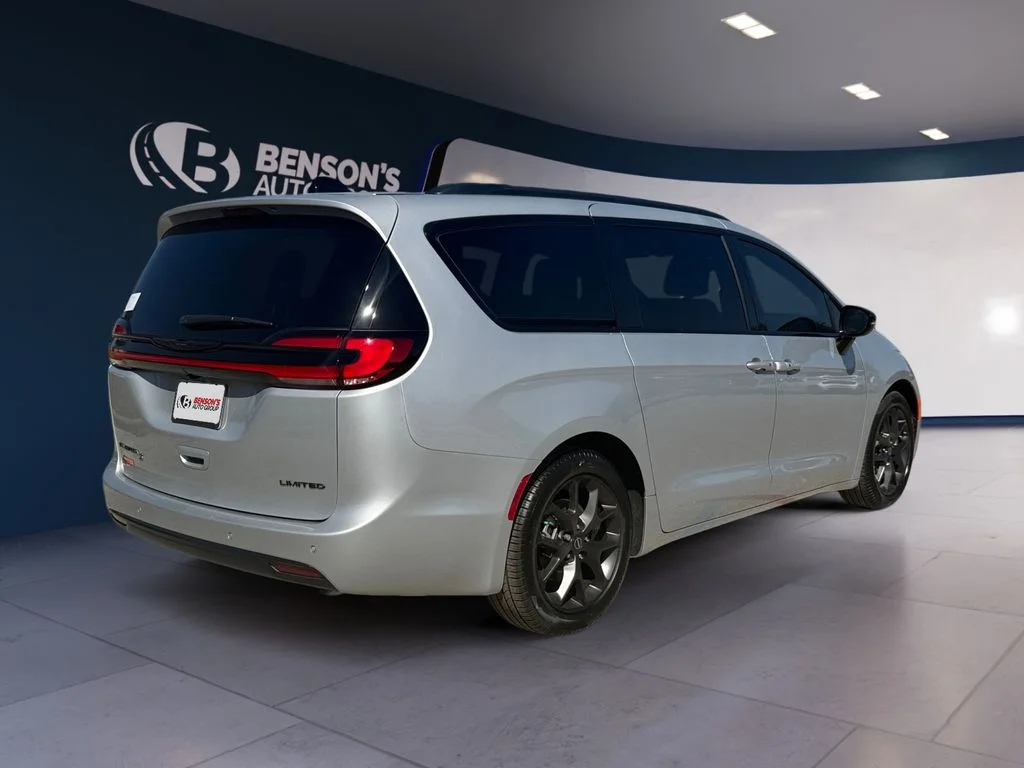 New 2026 Silver Chrysler Limited image 5