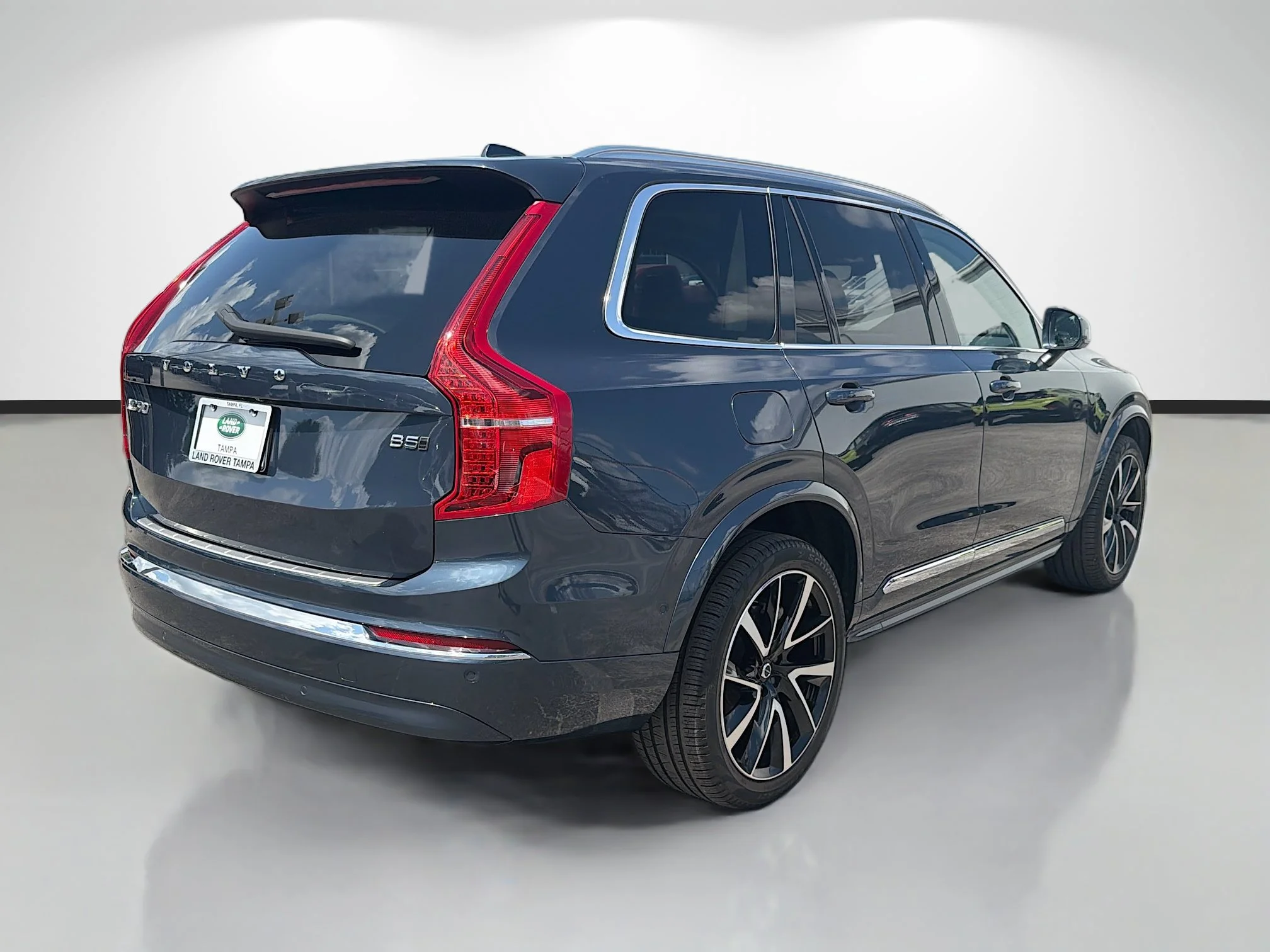 Used 2025 Denim Blue Metallic Volvo Plus image 5
