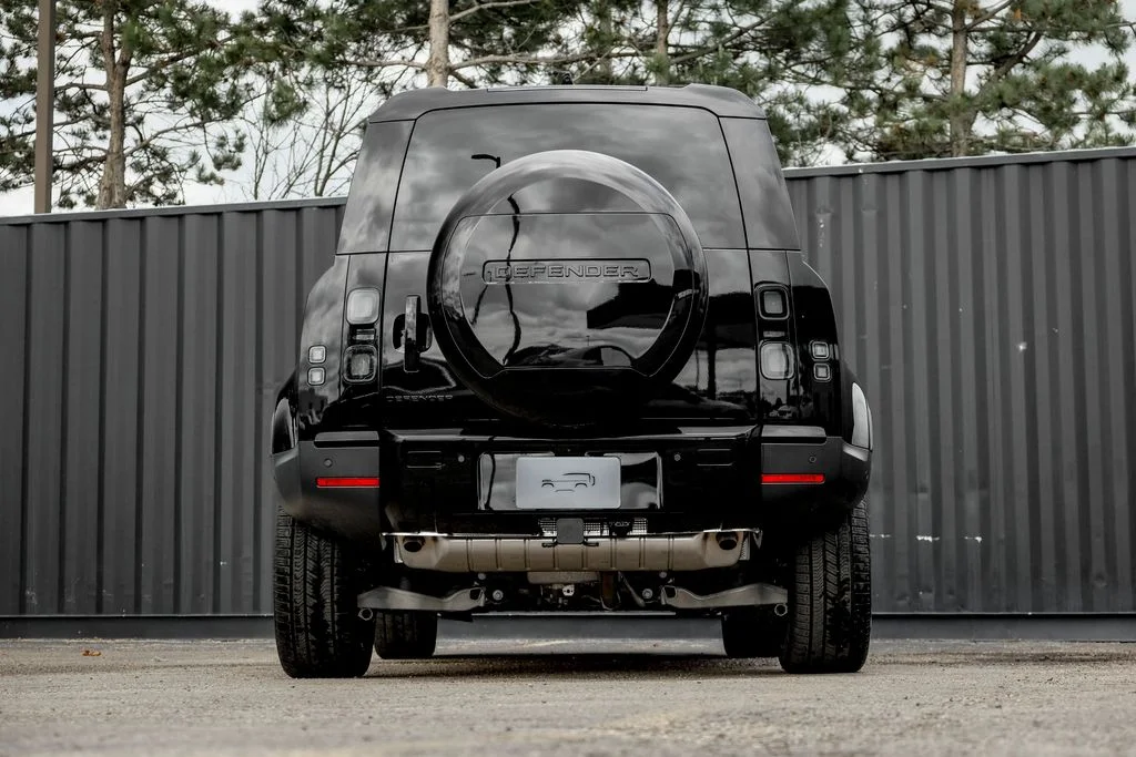 New 2026 Santorini Black Land Rover S image 7