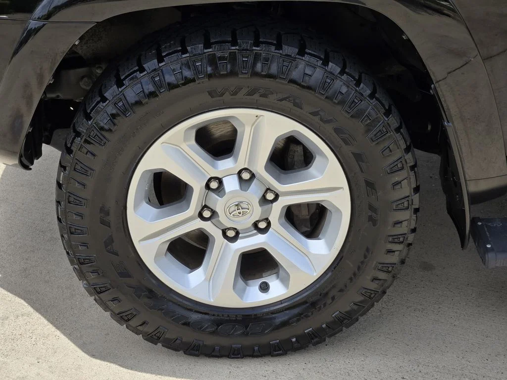 Used 2022 Black Toyota SR5 image 7