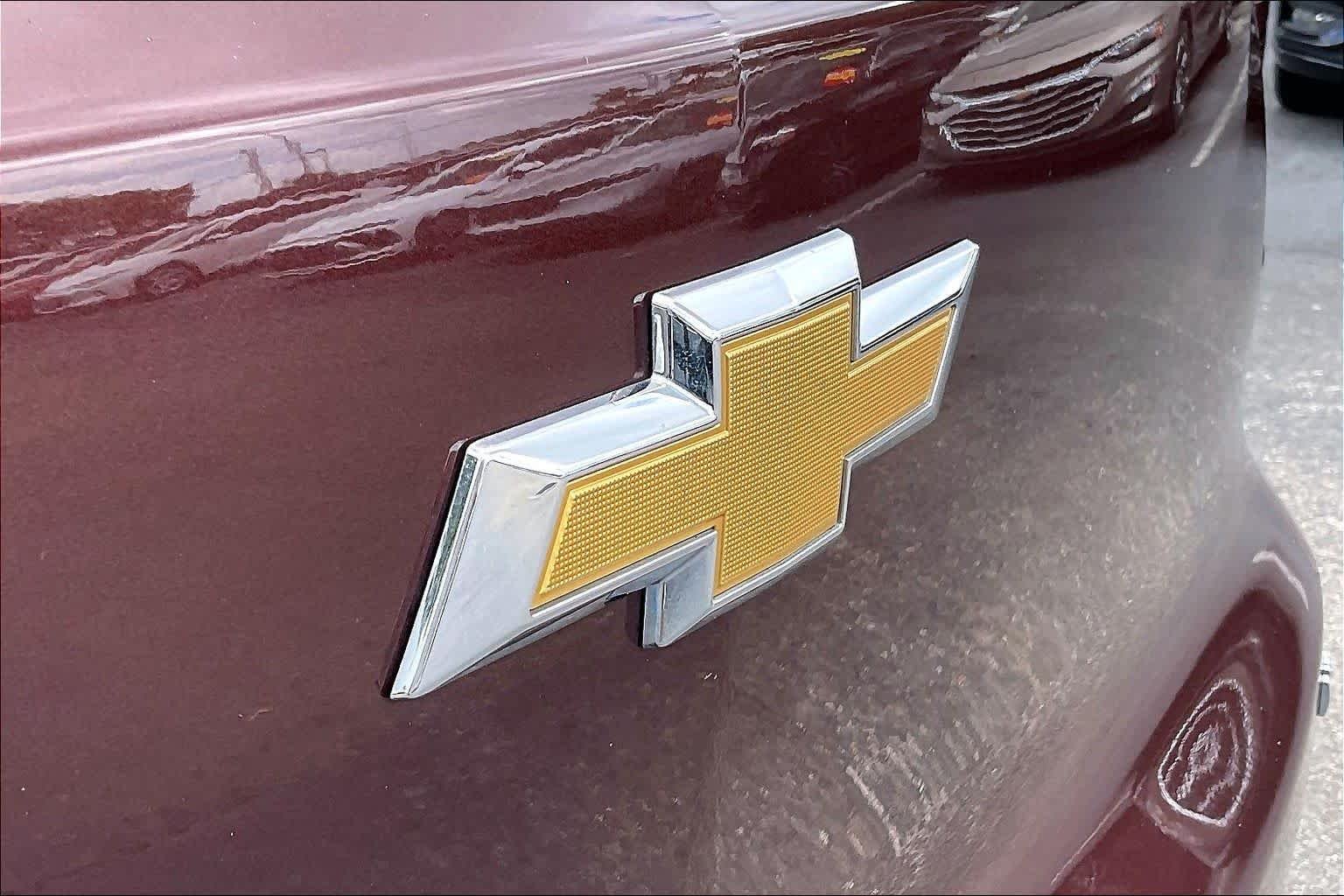 Used 2023 Mahogany Red Metallic Chevrolet LT image 9