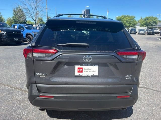 Used 2023 Magnetic Gray Metallic Toyota XLE Premium image 3