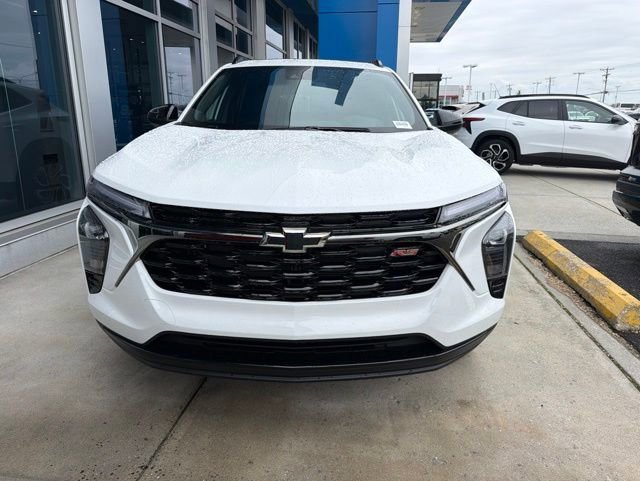 New 2026 Summit White Chevrolet 2RS image 2