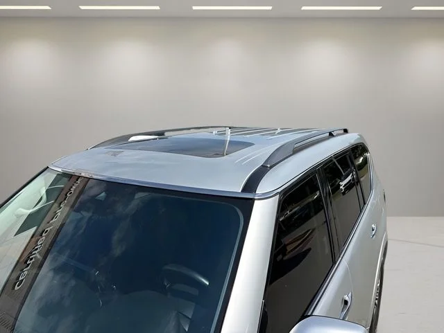 Used 2023 Silver Nissan SL image 2
