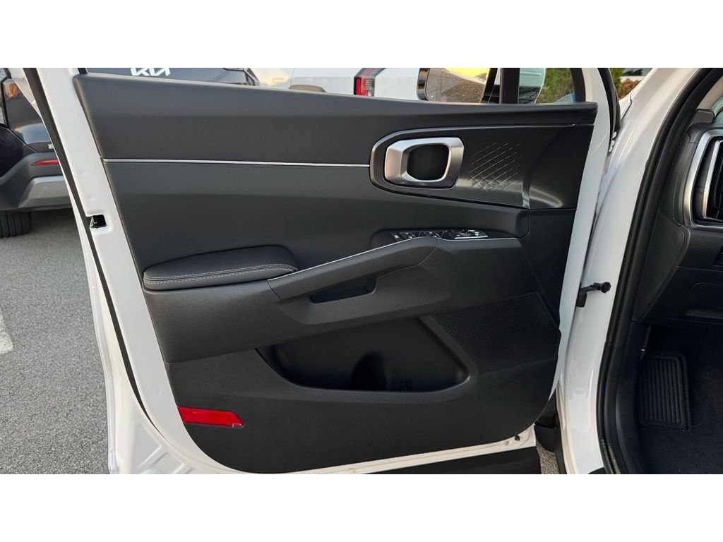 New 2026 Glacial White Pearl Kia LX image 24
