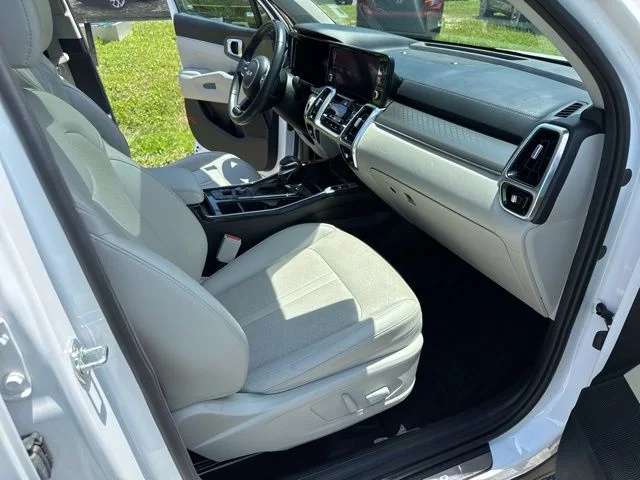 Used 2023 White Kia SX image 30