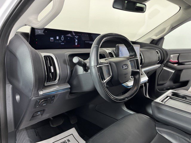 Certified Used 2025 Oxford White Ford Platinum image 15