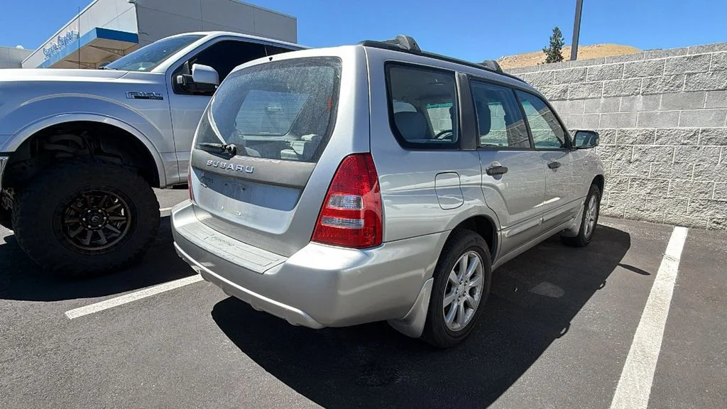 Used 2005 Platinum Silver Metallic Subaru 2.5XS image 2