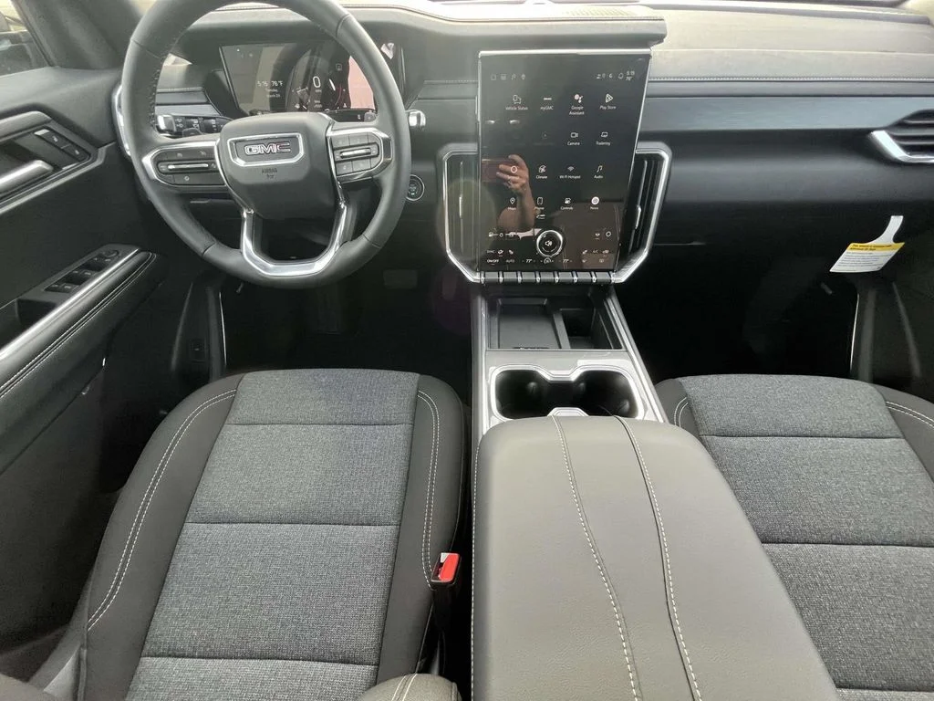 New 2026 Sterling Metallic GMC Elevation image 11