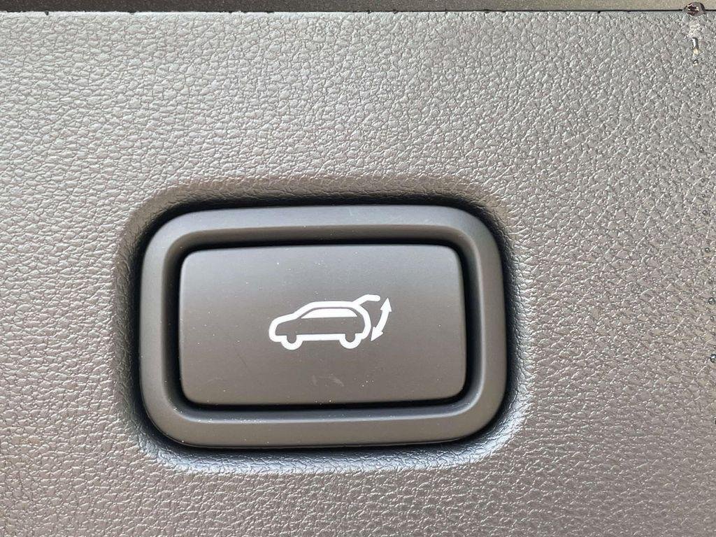 New 2026 Black Hyundai SEL AWD image 9