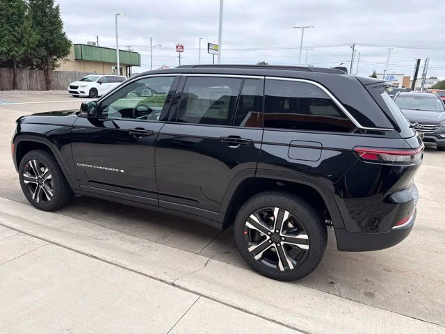 New 2027 Black Jeep Limited image 7