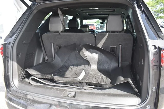 Used 2022 Black Chevrolet Premier image 24