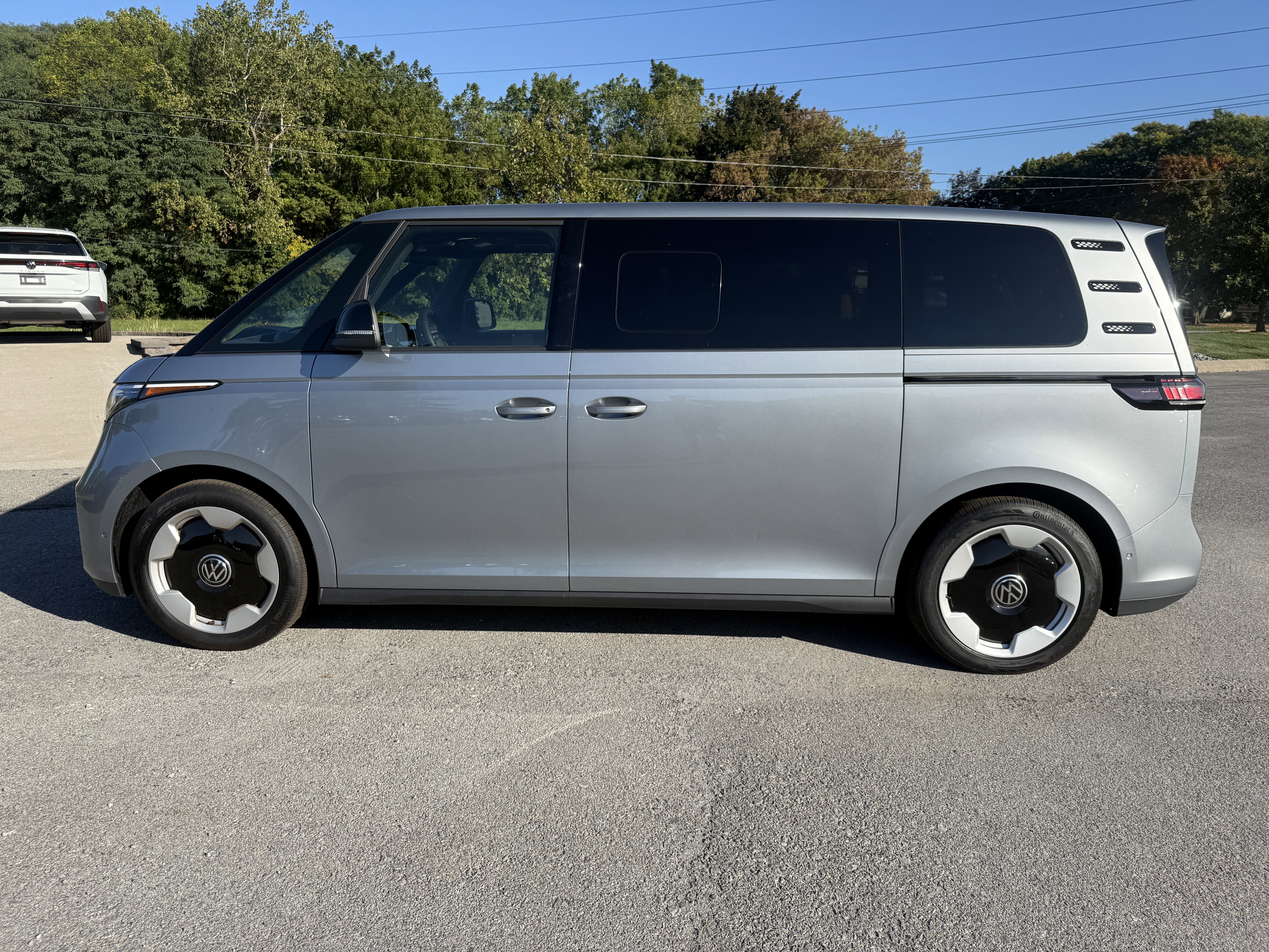 New 2025 Metro Silver Metallic Volkswagen Pro S image 8