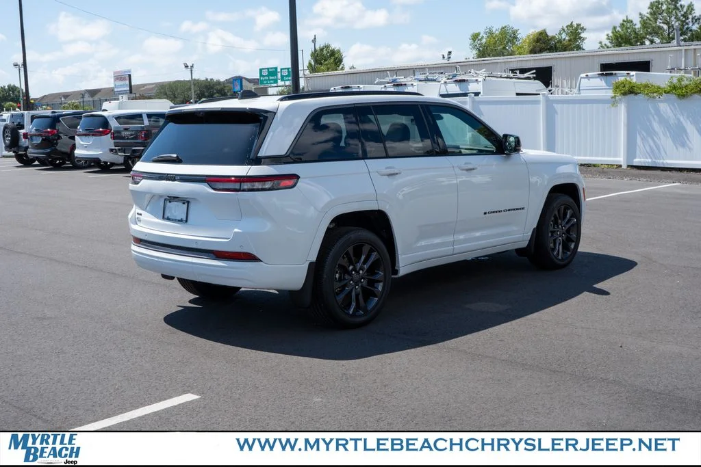 New 2026 Bright White Clear-Coat Exterior Paint Jeep Limited Reserve image 6