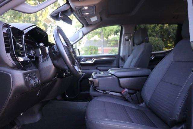 Used 2023 White Chevrolet LT image 19