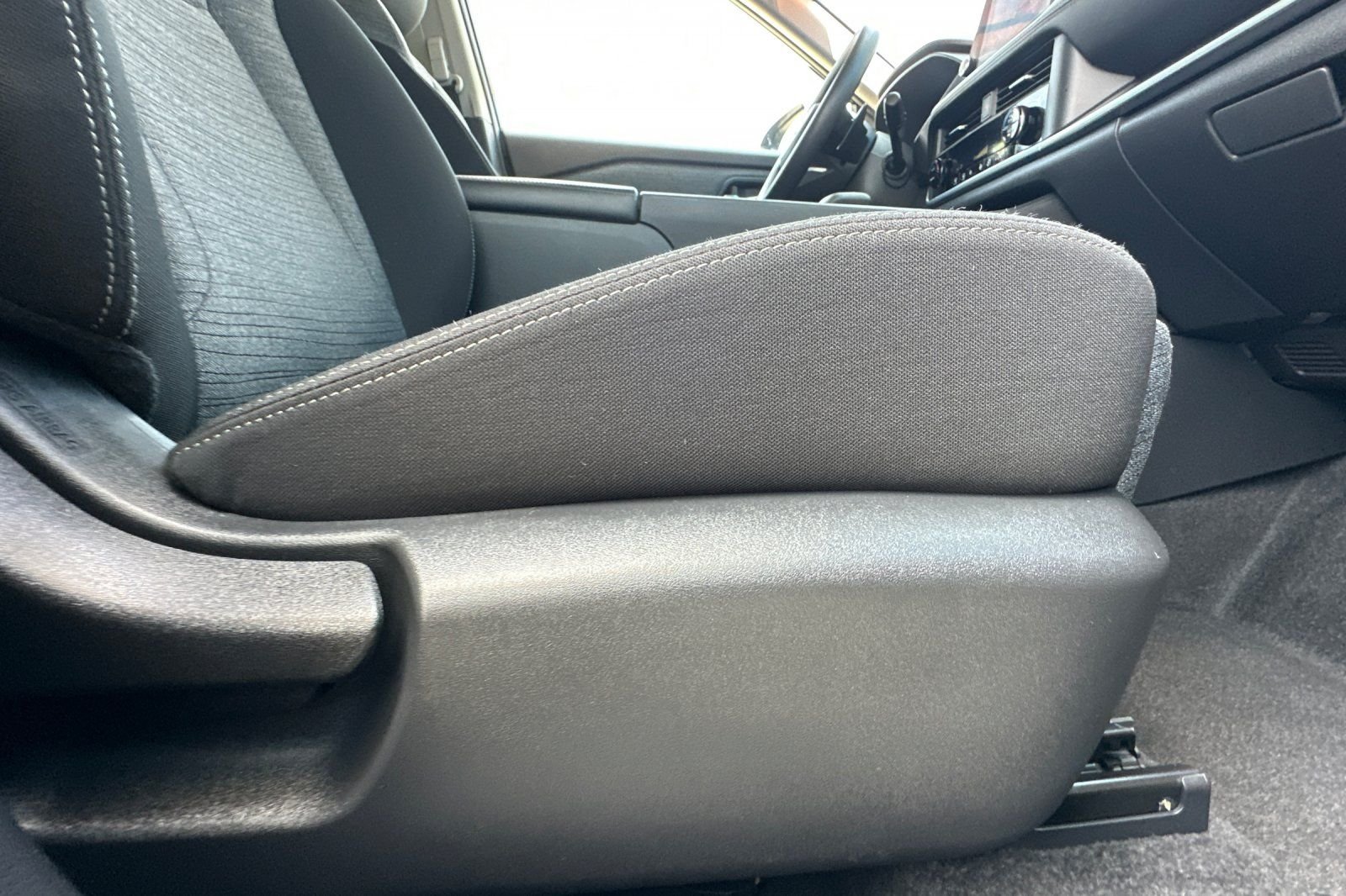 2023 Nissan Rogue SV - Photo 22