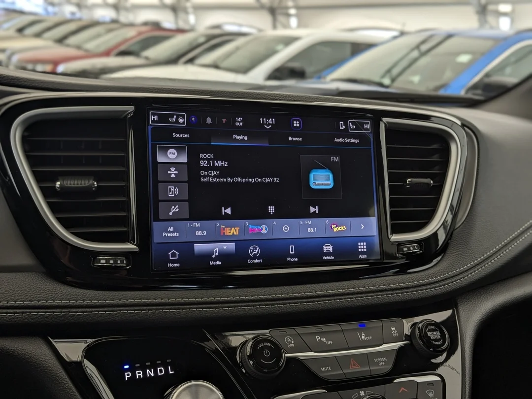 New 2027 Black Chrysler Select - - AWD - 3.6L Pentastar V6 - Adaptive Cruise Control - Blind Spot Monitor & More! image 22