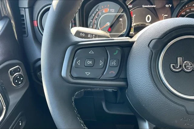2025 Jeep Wrangler 4-Door Rubicon - Photo 17