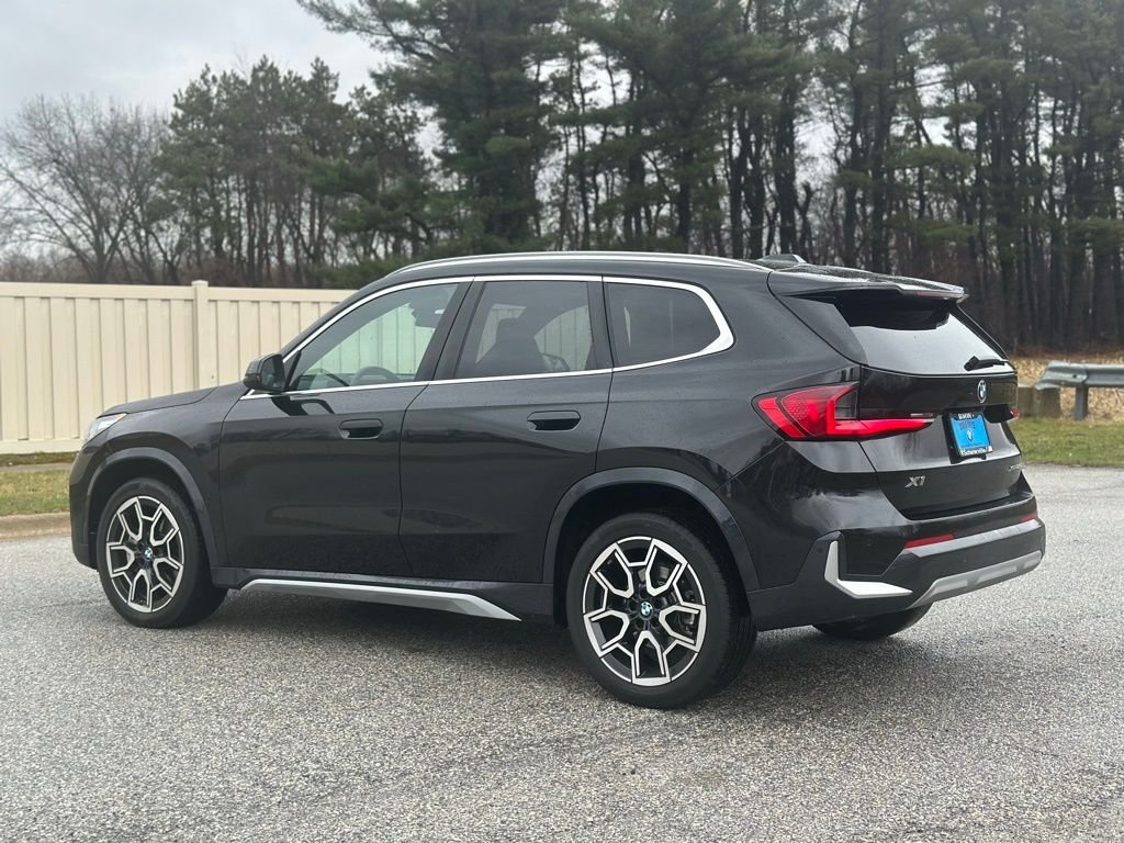 Used 2025 Black Sapphire Metallic BMW xDrive28i image 8