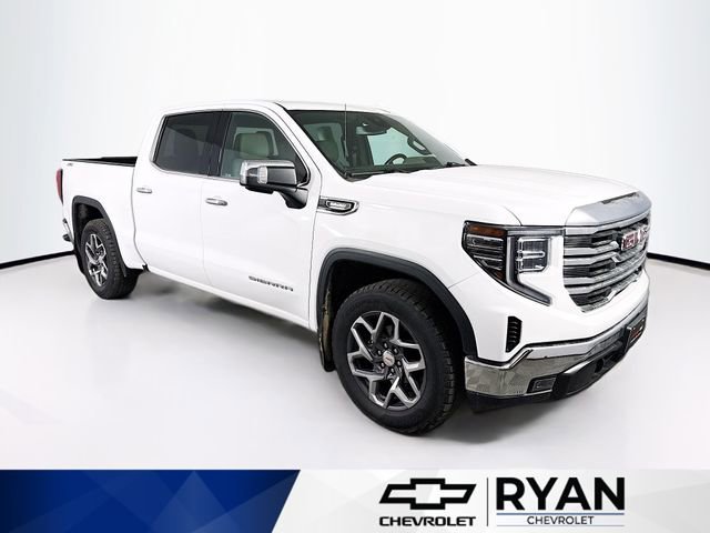 2022 GMC Sierra 4WD Crew Cab Short Box SLT's photo