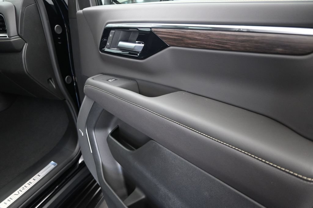 2026 Chevrolet Suburban Premier - Photo 24