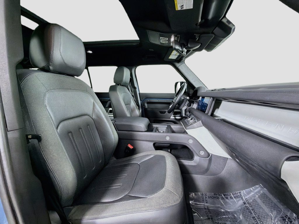 Used 2021 Blue Land Rover SE image 29