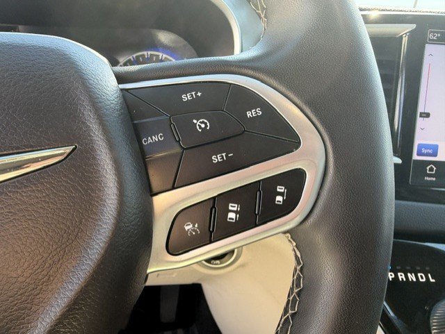 Used 2023 Brilliant Black Crystal Pearlcoat Chrysler Touring L image 15