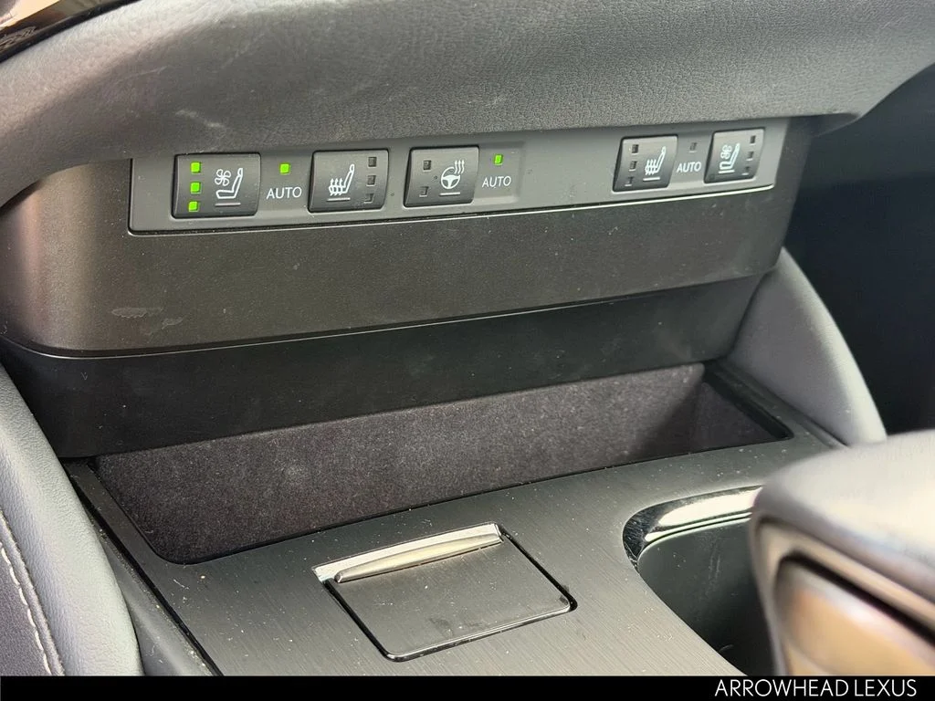 Used 2025 Silver Lexus 300h image 30