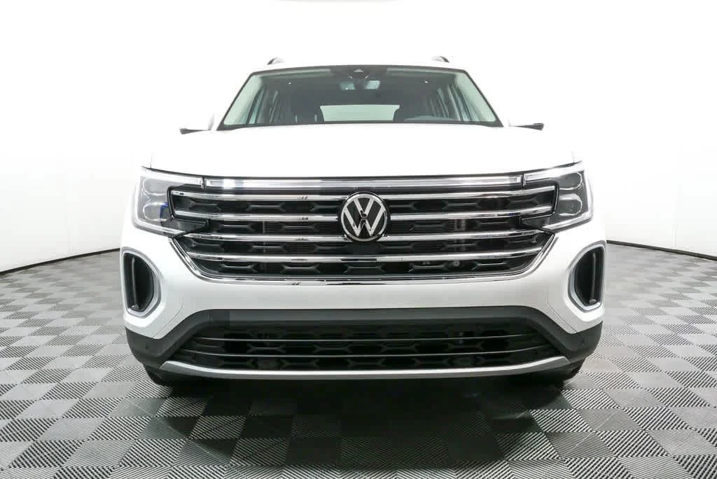 New 2026 Opal White Pearl Volkswagen 2.0T SE w/Technology image 35