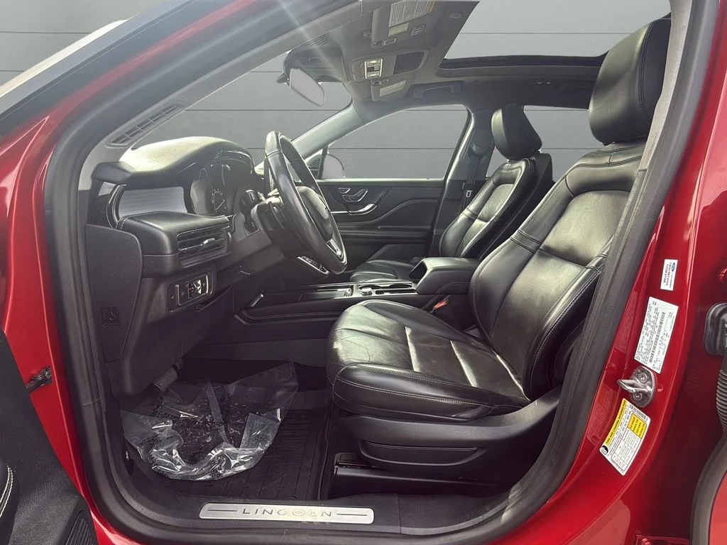 Used 2021 Red Lincoln Standard image 5