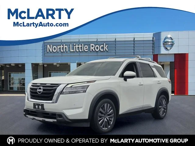 2023 Nissan Pathfinder SL 2WD's photo
