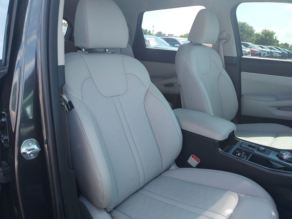 Used 2025 Gray Kia EX image 31