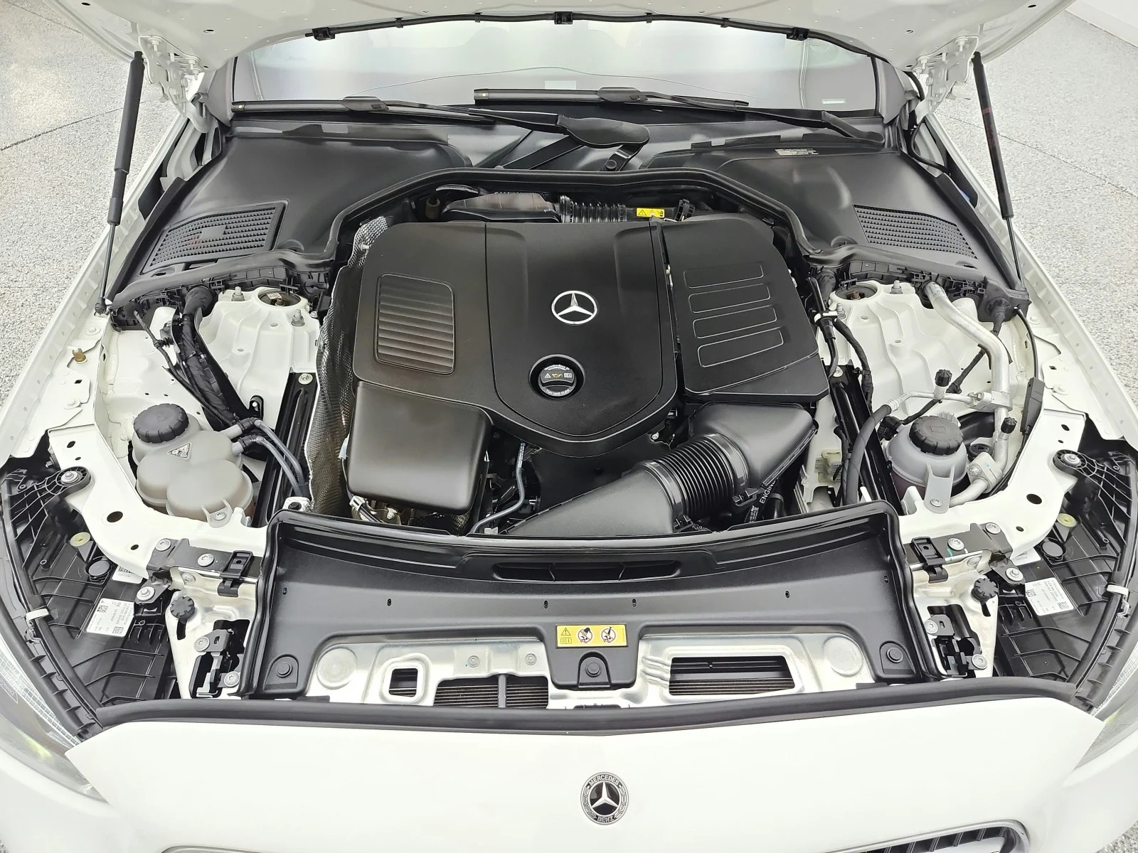 Used 2022 Polar White Mercedes-Benz C 300 image 16
