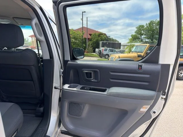 Used 2007 Silver Honda RTX image 22