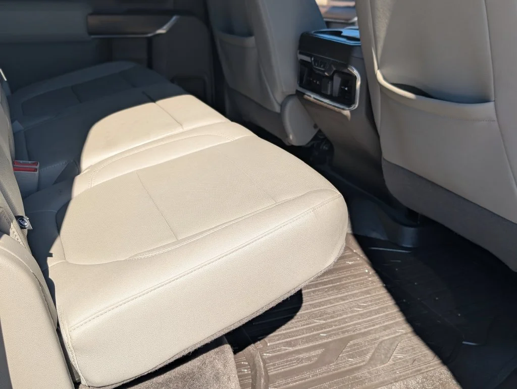 Used 2023 White GMC SLT image 37