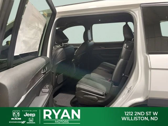 New 2026 White/off-white Jeep Laredo image 35