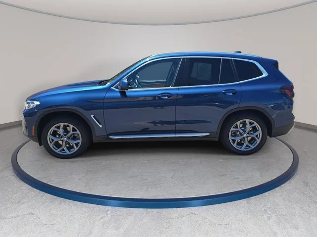 Used 2022 Blue BMW xDrive30i image 9