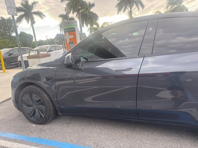 Used 2026 Green Tesla  image 9