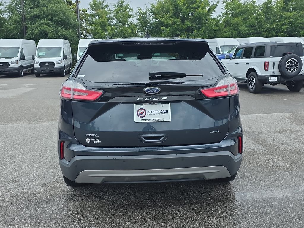 Used 2022 Blue Ford SEL image 6
